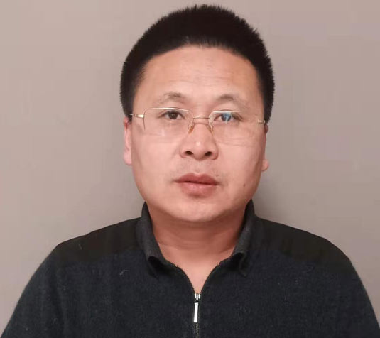 内蒙古自治区乌兰浩特市曹忠诚